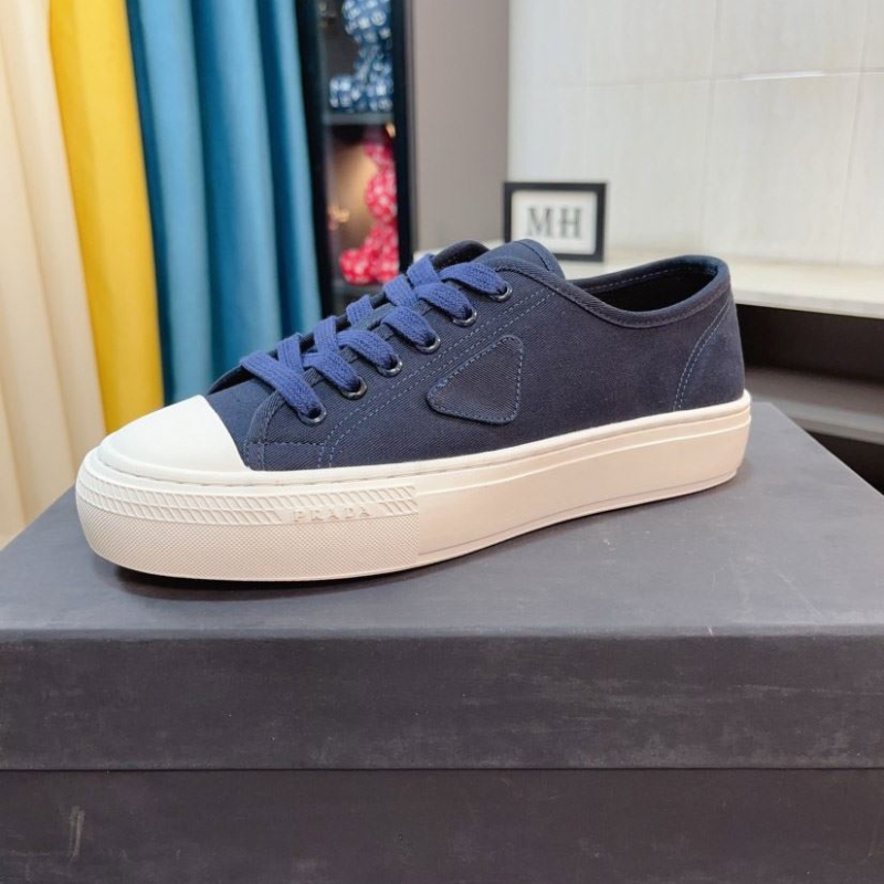 Pra*a casual shoes